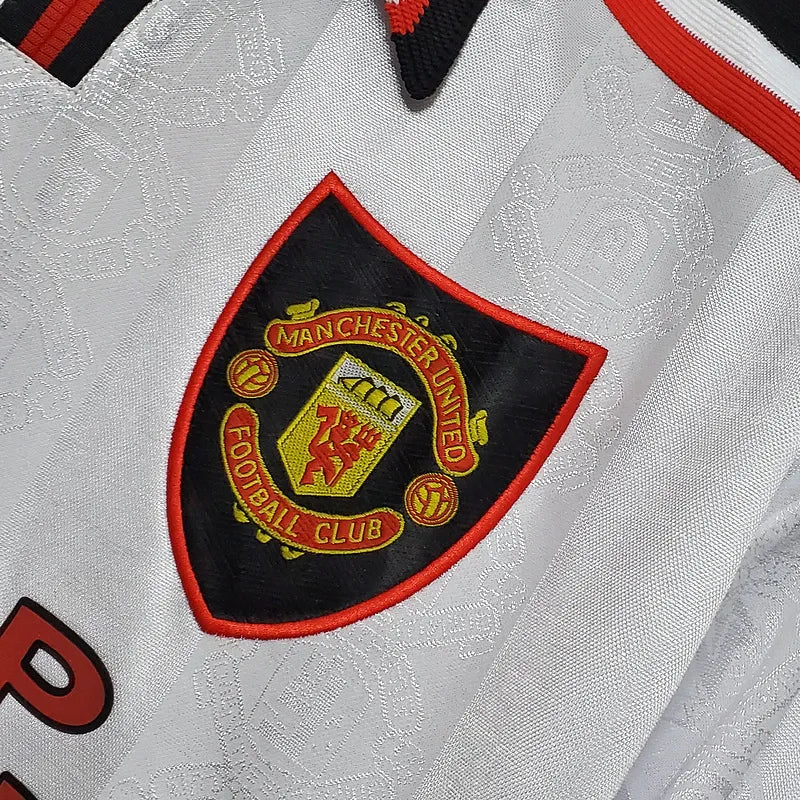 MANCHESTER UNITED 1997 1998 II PLAYER RETRO SHIRT