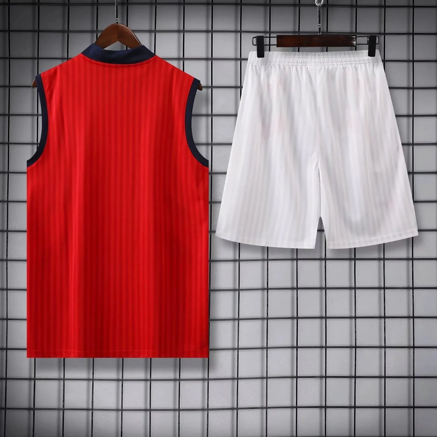 Arsenal Kit Training Red And White 2023/24 Jersey + Shorts - No Sleeve (Cópia)