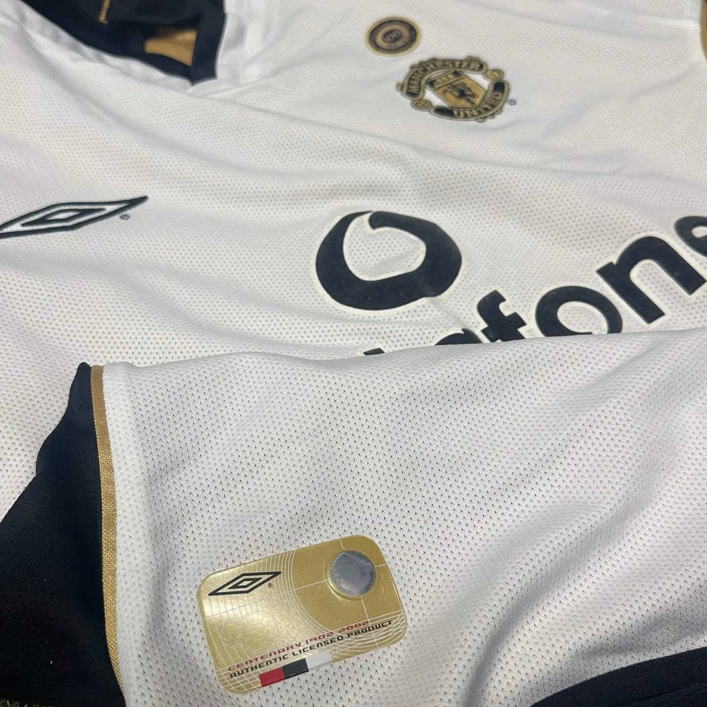 MANCHESTER UNITED 2001 2002 CENTENARY RETRO SHIRT WHITE